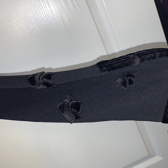 M. Nicole  black long sleeve evening sweater velvet edging with velvet f… - Picture 13 of 15